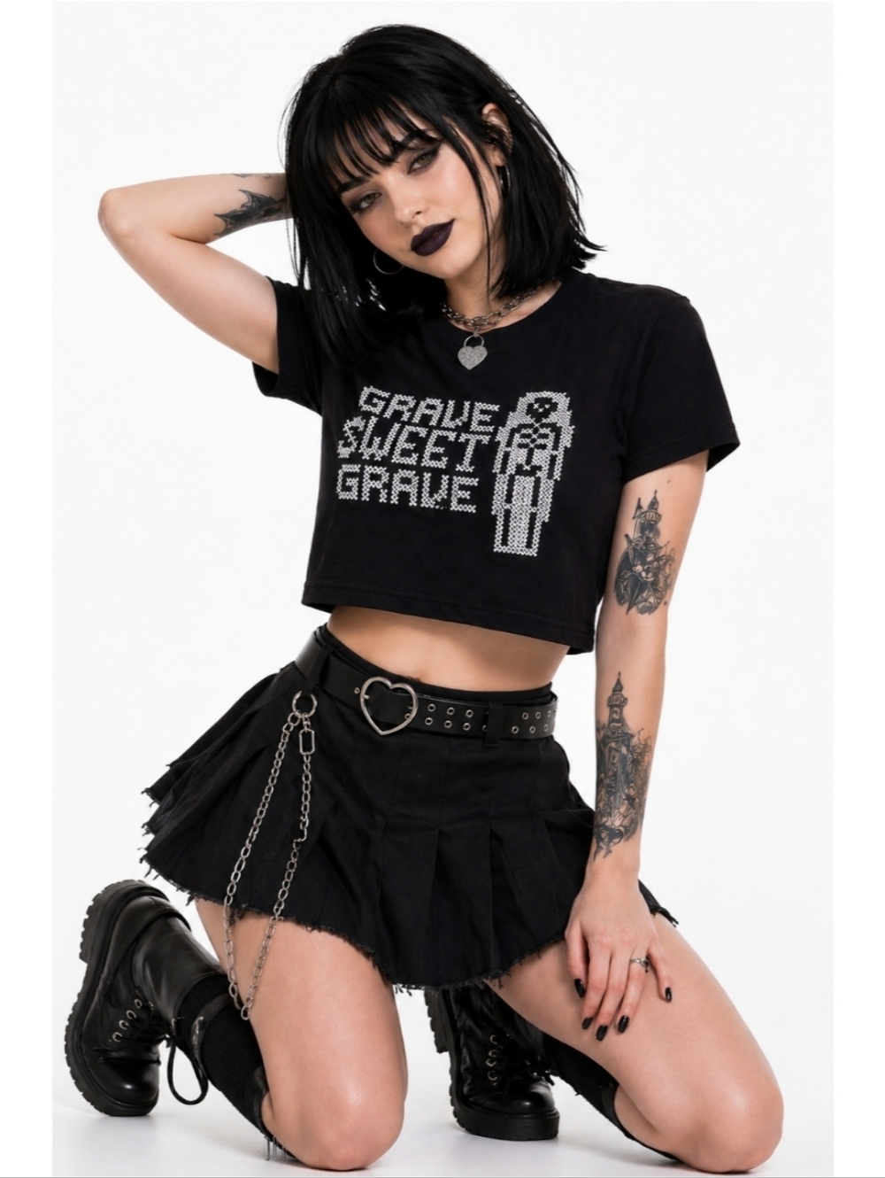 Hot Topic Grave Sweet Grave Girls T-Shirt - Picture 4 of 5